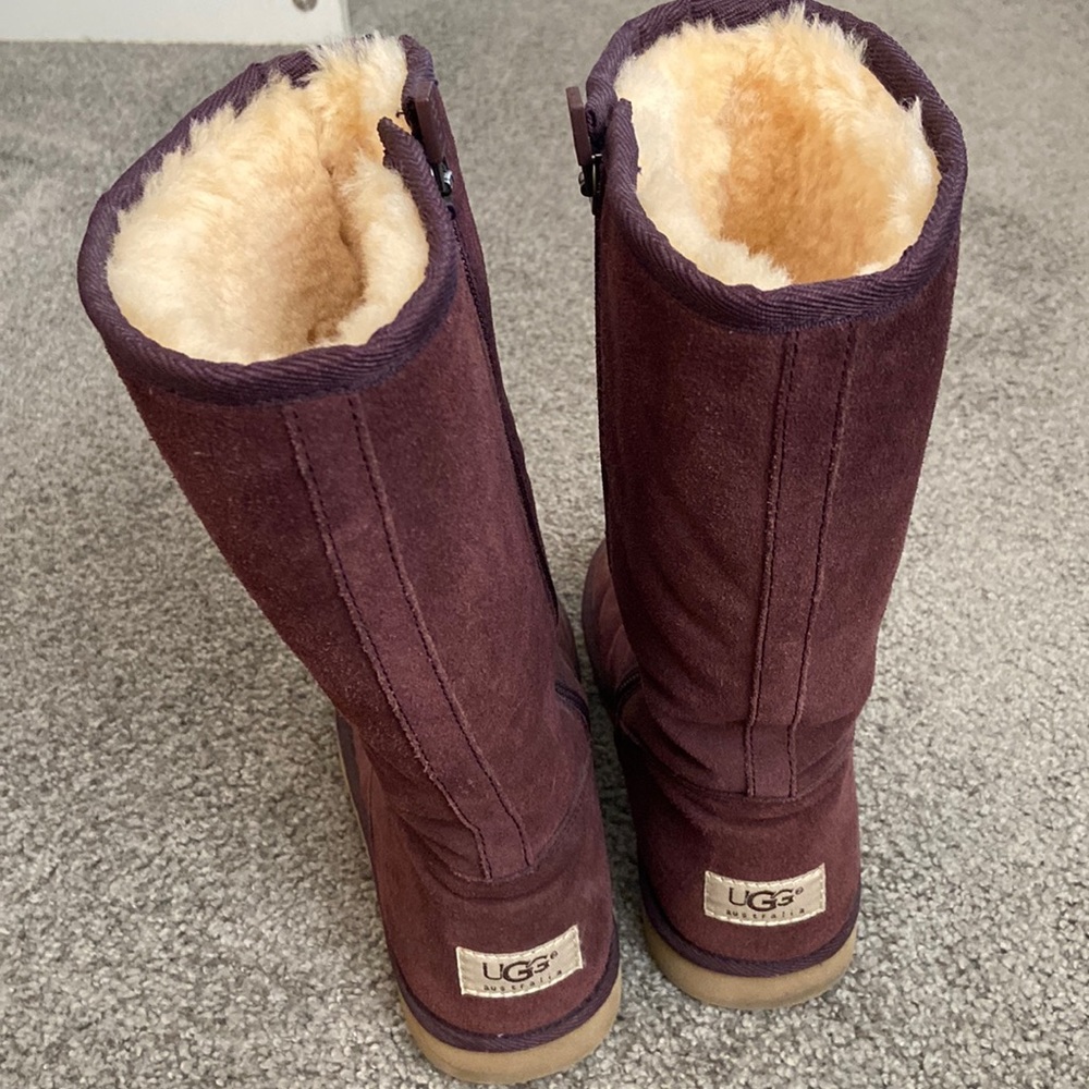 UGG Australia Zippered boots in plum women’s size 5